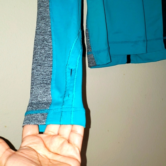 Rare Lululemon Cross Train Pullover  - Picture 3 of 10